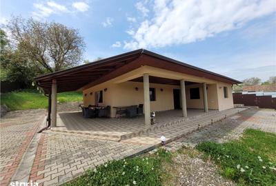 Casă cu 4 camere cu Teren 1500 Mp în Central - 2