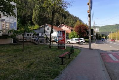 Apartament cu 3 camere decomandat în Periferie - 1