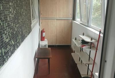 Apartament cu 3 camere semidecomandat în Drumul Taberei