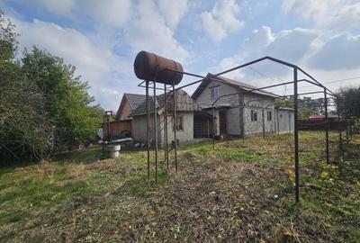 Casă cu 2 camere cu Teren 2300 Mp în Cioroiașu - 4