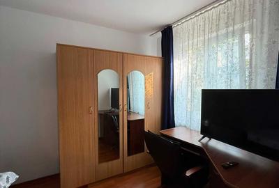 Apartament cu 2 camere semidecomandat, mobilat în Craiovei