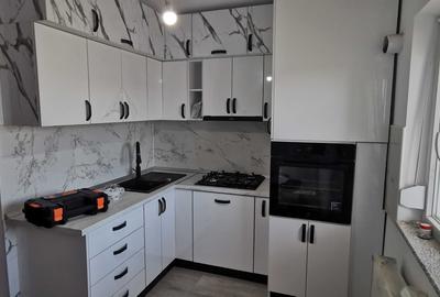 Apartament cu 3 camere decomandat în Central - 3