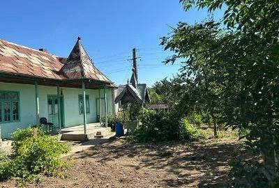 Casă cu 3 camere cu Teren 2300 Mp în Nifon
