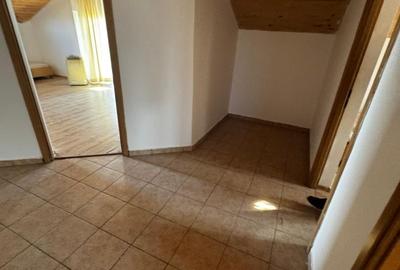 Casă individuală cu 8 camere cu Canalizare în Ultracentral - 9