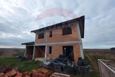 Casă cu Teren 1079 Mp în Petroasa Mare - 14