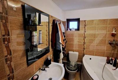 Casă cu 4 camere cu Teren 330 Mp în Sânpetru