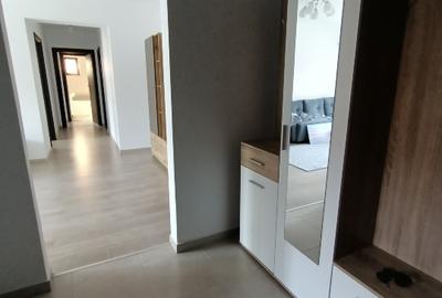 Apartament cu 3 camere semidecomandat în Fundeni - 2
