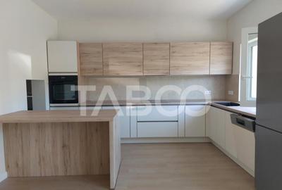 Casa individuala de inchiriat D+P+1E 3 dormitoare curte libe - 1