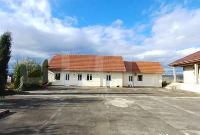 Casă cu 2 camere cu Teren 3289 Mp în Luna - 11