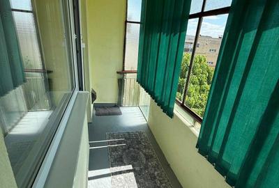 Apartament cu 3 camere semidecomandat în Central - 2