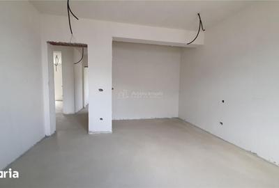 Casă cu 7 camere cu Teren 450 Mp în Central