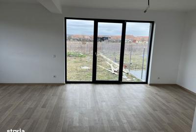 Casă cu 4 camere cu Teren 250 Mp în Central - 1