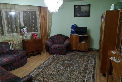 Apartament cu 4 camere decomandat în Grigorescu