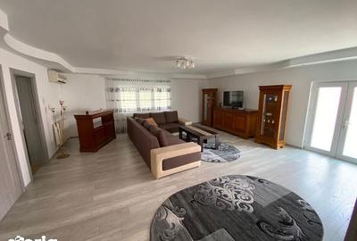 Casă cu 4 camere cu Teren 200 Mp în Central