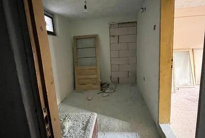 Casă cu 6 camere cu Teren 678 Mp în Central - 2