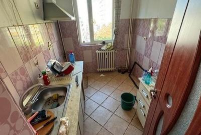 OBOR - Str. Masina de Paine, Apartament cu 3 camere semidecomandat - 68 mp - 4