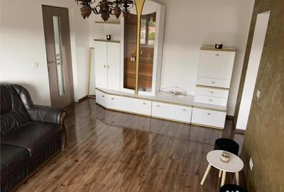 Apartament cu 3 camere decomandat în Micro II - 12