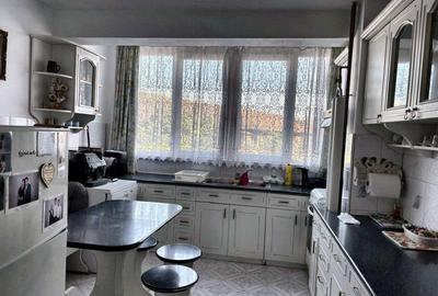 Apartament cu 3 camere semidecomandat în Nufărul - 3