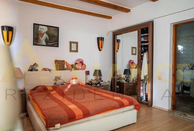 Proprietate in EXCLUSIVITATE Vila deosebita pe malul apei - 1