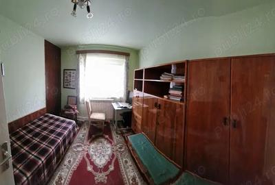 ARENI, apartament ultracentral cu 3 camere, etajul I - 6