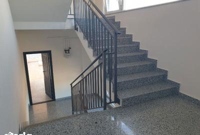 Apartament cu 3 camere decomandat în Rediu - 3