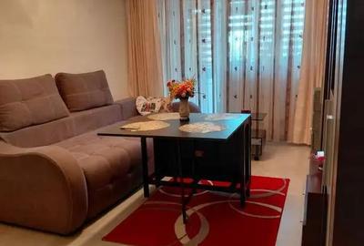 Apartament cu 2 camere decomandat în Micro 14 - 18
