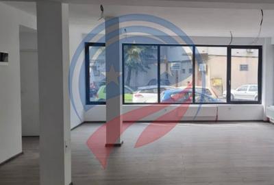 Spațiu comercial, de 100 mp, în Central - 1