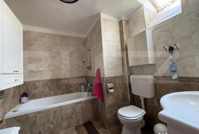 Casă cu 10 camere cu Teren 908 Mp în Central - 2