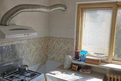 Apartament 3 camere, decomandat, 1 Mai vizavi de Spitalul Nr 1 ,  pe Insula - 5