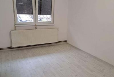 Apartament cu 2 camere semidecomandat în Micro 15 - 12