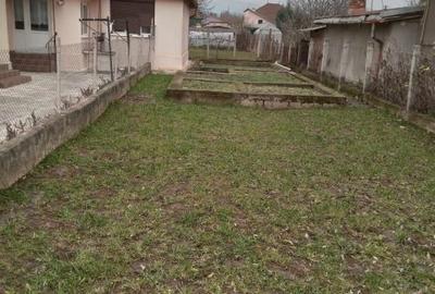Casa de vanzare format din 2 corpuri de cladire - 3