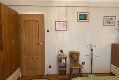 Apartament cu 3 camere decomandat în Capitale - 6