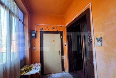 Casa de vanzare, cu 3 camere, 57 mp, zona Simeria - 2