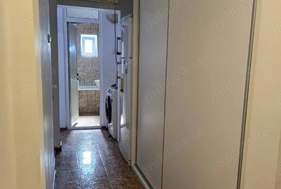 Apartament cu 3 camere decomandat în Sud