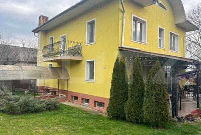 Casa in cartierul Unirii teren generos de 1.960 mp, zona lini?tita - 8