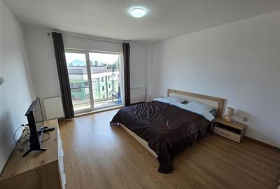 Apartament cu 2 camere semidecomandat, mobilat în Tractorul - 13