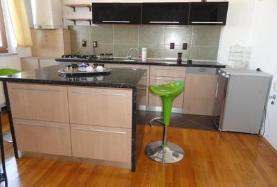 Apartament cu 2 camere decomandat în Central - 1