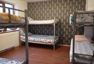 Casă cu 4 camere în Central - 1