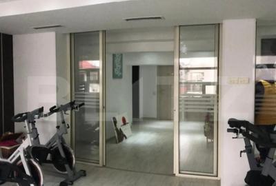 Spațiu comercial, de 290 mp, în Micro 3 - 7