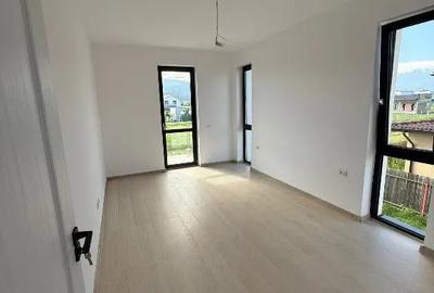 Casă cu 4 camere cu Teren 500 Mp în Cristian - 11