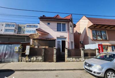 Casă cu 4 camere cu Teren 176 Mp în Central - 13