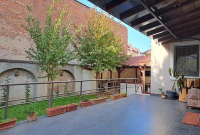 Apartament in casa situata ultracentral cu curte aferenta - 4