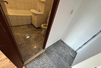 Etaj 2 bloc izolat cu centrala proprie - 4