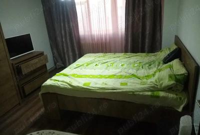Apartament cu 3 camere decomandat în Buzaului