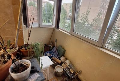 Vand apartament tip PB mare 3 camere, Calea Aradului - 1