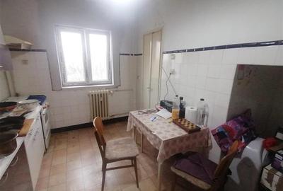 Apartament cu 3 camere semidecomandat în Complex Studențesc - 2