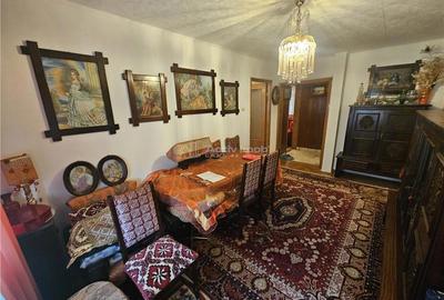 Apartament cu 4 camere decomandat în Micro IV - 16