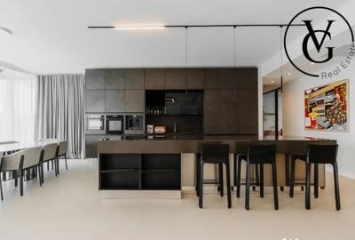 Casă cu 7 camere cu Piscina în Izvorani - 14