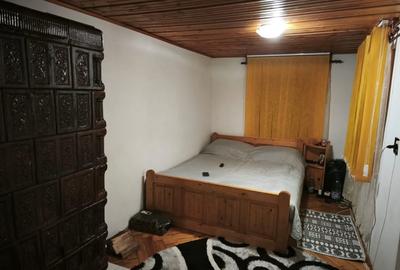 Casa de vanzare, cu 3 camere, 80 mp, 900 mp teren, Siret - 4