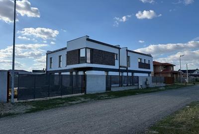 Duplex cu 5 camere cu Canalizare în Moșnița Nouă - 3
